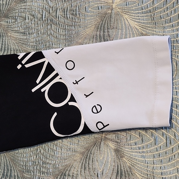 Calvin Klein Performance Stretch Cropped Leggings - Picture 5 of 11